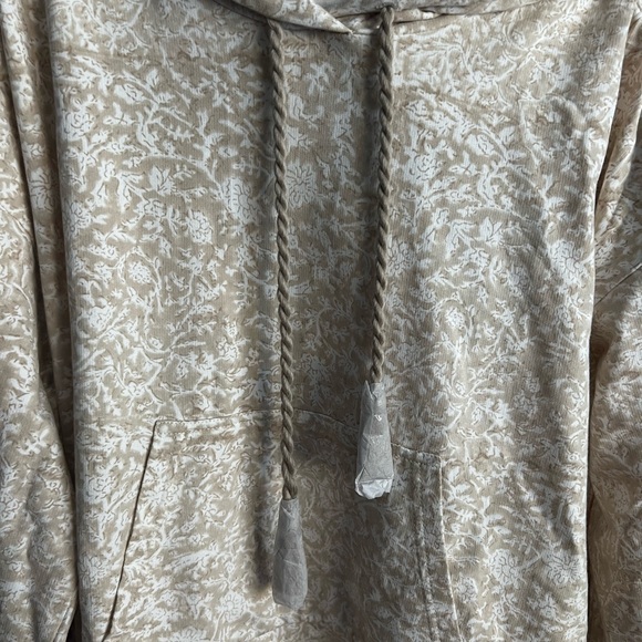 NWT Cleobella Organic Cotton Sweatshirt in Raja Block Print Beige - Picture 5 of 7